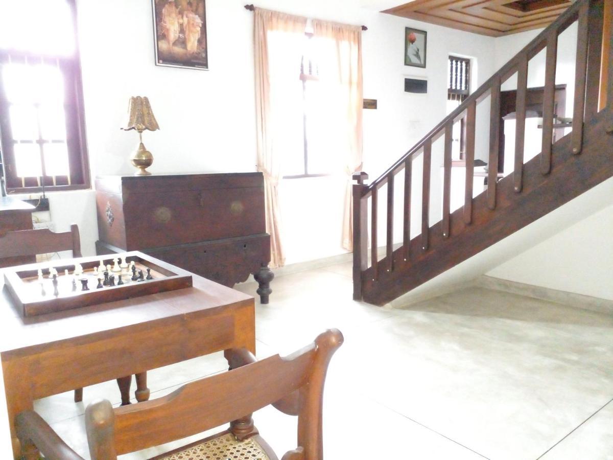 Muduna Walawwa Resort Kandy Exterior photo