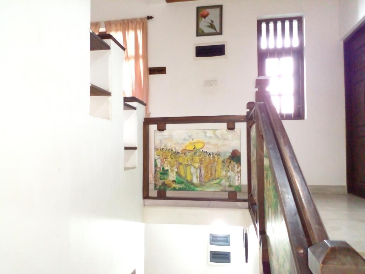 Muduna Walawwa Resort Kandy Exterior photo